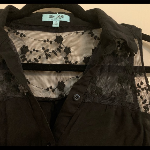 Lace Collar Tank Top - Picture 3 of 3